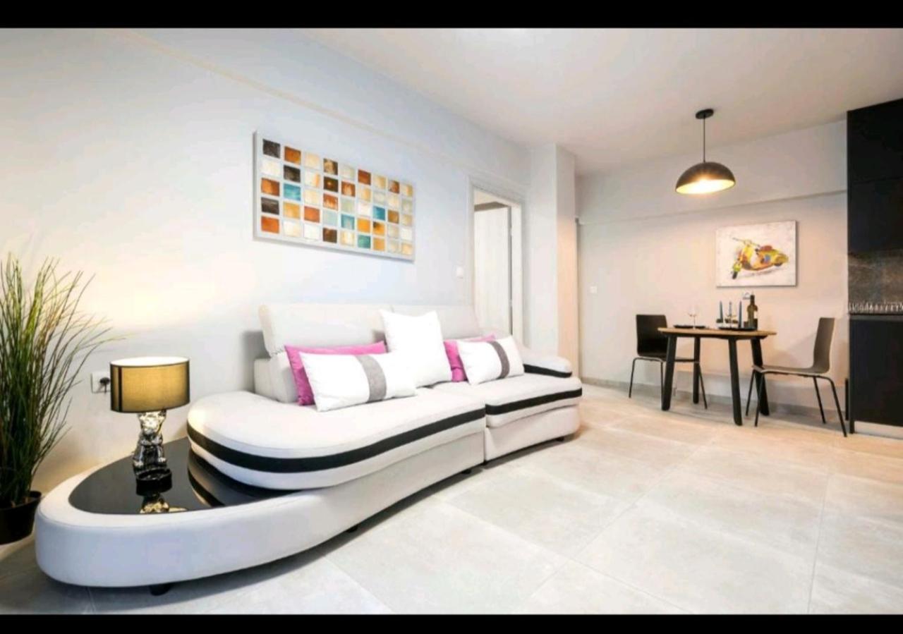 Romantic Jacuzzi Apartment أثينا المظهر الخارجي الصورة