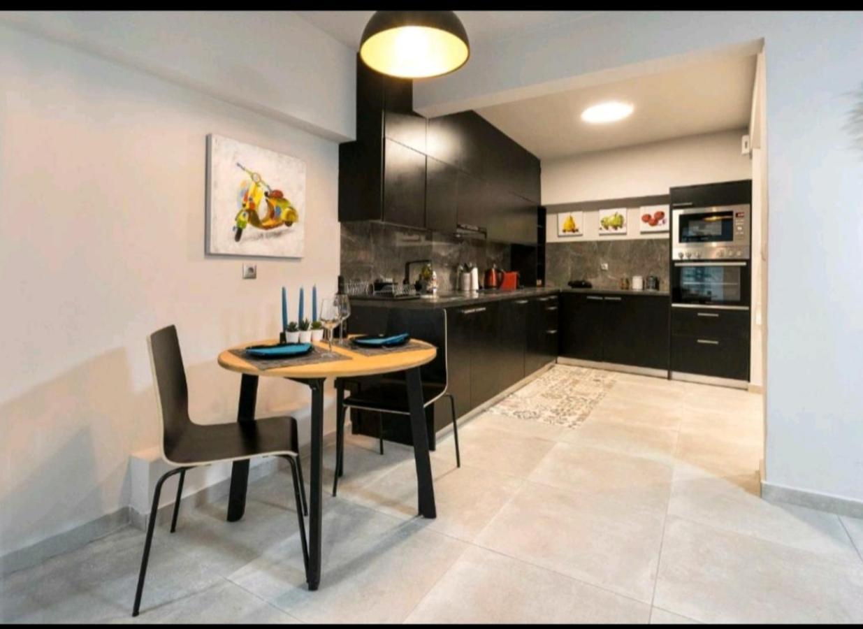 Romantic Jacuzzi Apartment أثينا المظهر الخارجي الصورة