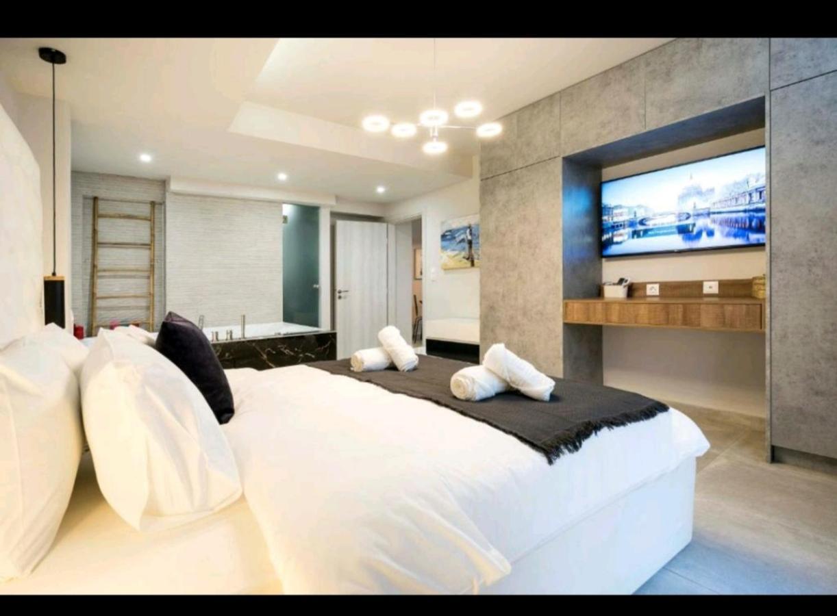 Romantic Jacuzzi Apartment أثينا المظهر الخارجي الصورة